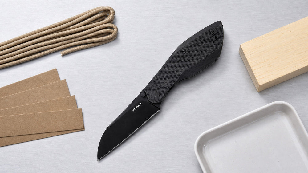 HOPIAN Periodic Klappmesser an einer sauberen Stahlprüfstation